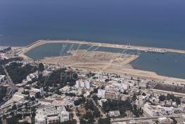 Image du Maroc Professionnelle de  Vue aérienne d'Asilah, ville du nord du Maroc sur l'océan Atlantique à 40 km au sud de Tanger, Vendredi 9 Août 2002.  (Photo / Abdeljalil Bounhar)



 